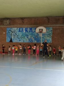 BAMBINI IN PALESTRA